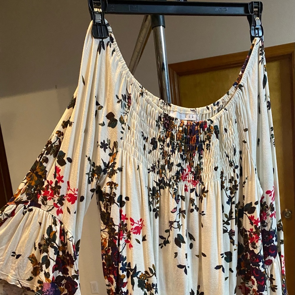 Bell sleeve blouse